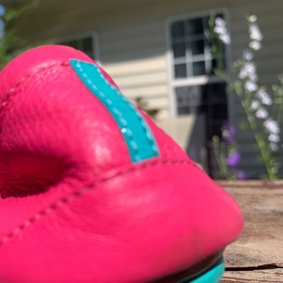 Fuchsia Hot Pink leather Tieks size 8 classic teal bottoms, - Picture 13 of 15